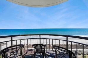 Property grounds - Great Direct Oceanfront 1 BR/1BA central location (Myrtle Beach)