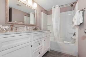 Combined shower/tub, hair dryer, towels - Great Direct Oceanfront 1 BR/1BA central location (Myrtle Beach)