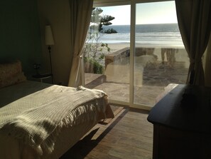 4 bedrooms, in-room safe, iron/ironing board, free WiFi