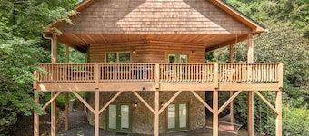 Buckeye Cabin, located in Weaverville, NC