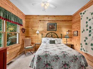 5 bedrooms, iron/ironing board, free WiFi, bed sheets