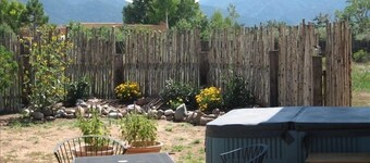 Stella Luna - in the Lap of Taos Mountain!
