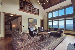 Televisión, chimenea, videojuegos y reproductor de DVD 