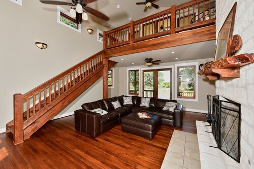 Terrific getaway to the peaceful countryside.