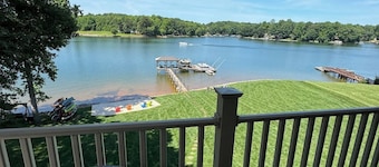 Beautiful Home On Wide Water!