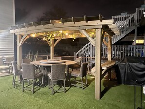 Outdoor dining - Cozy Family Vacation 2 bedroom apartment in Seaside Heights #446. (Seaside Heights)