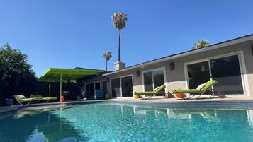 Piscine extérieure, piscine chauffée