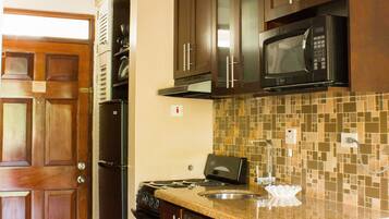 Fridge, microwave, oven, stovetop