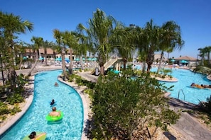 Piscina all'aperto, una piscina riscaldata