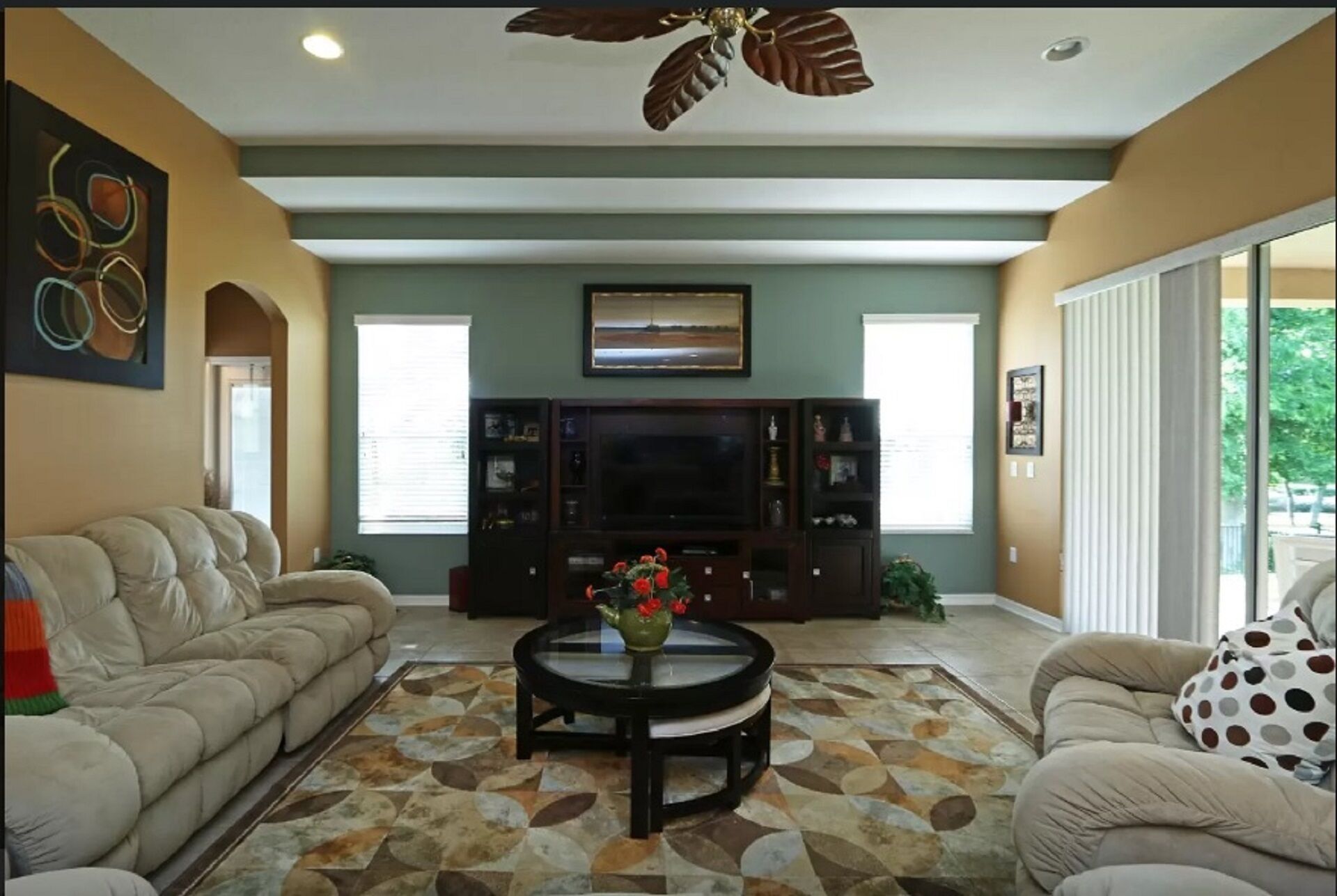 Beautiful 5br 4bath, sleeps 14: Wekiva Springs, Disney, Universal & Antiques.