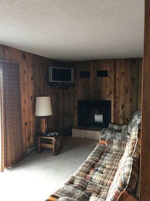 Living area - Double Diamond Lodge on Terry Peak--Your outdoor adventures await!! (Lead)