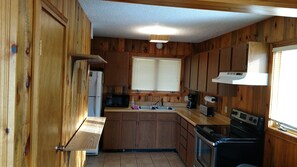 Private kitchen - Double Diamond Lodge on Terry Peak--Your outdoor adventures await!! (Lead)