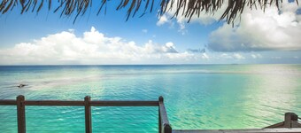 All INCLUSIVE BELIZE PRIVATE ISLAND RENTAL WITH OVER WATER BUNGALOW AND CHEF