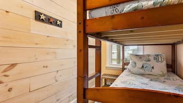 2 slaapkamers, een strijkplank/strijkijzer, wifi, beddengoed