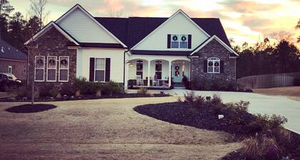 Luxury Modern Southern Home (myös mestareiden vuokraus)