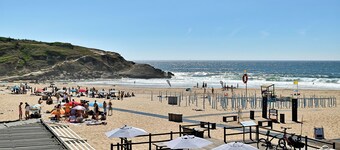 Cottage in Praia das Maçãs with a heated swimming pool
