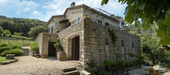 Maison de vacances à Montclus près de la rivière