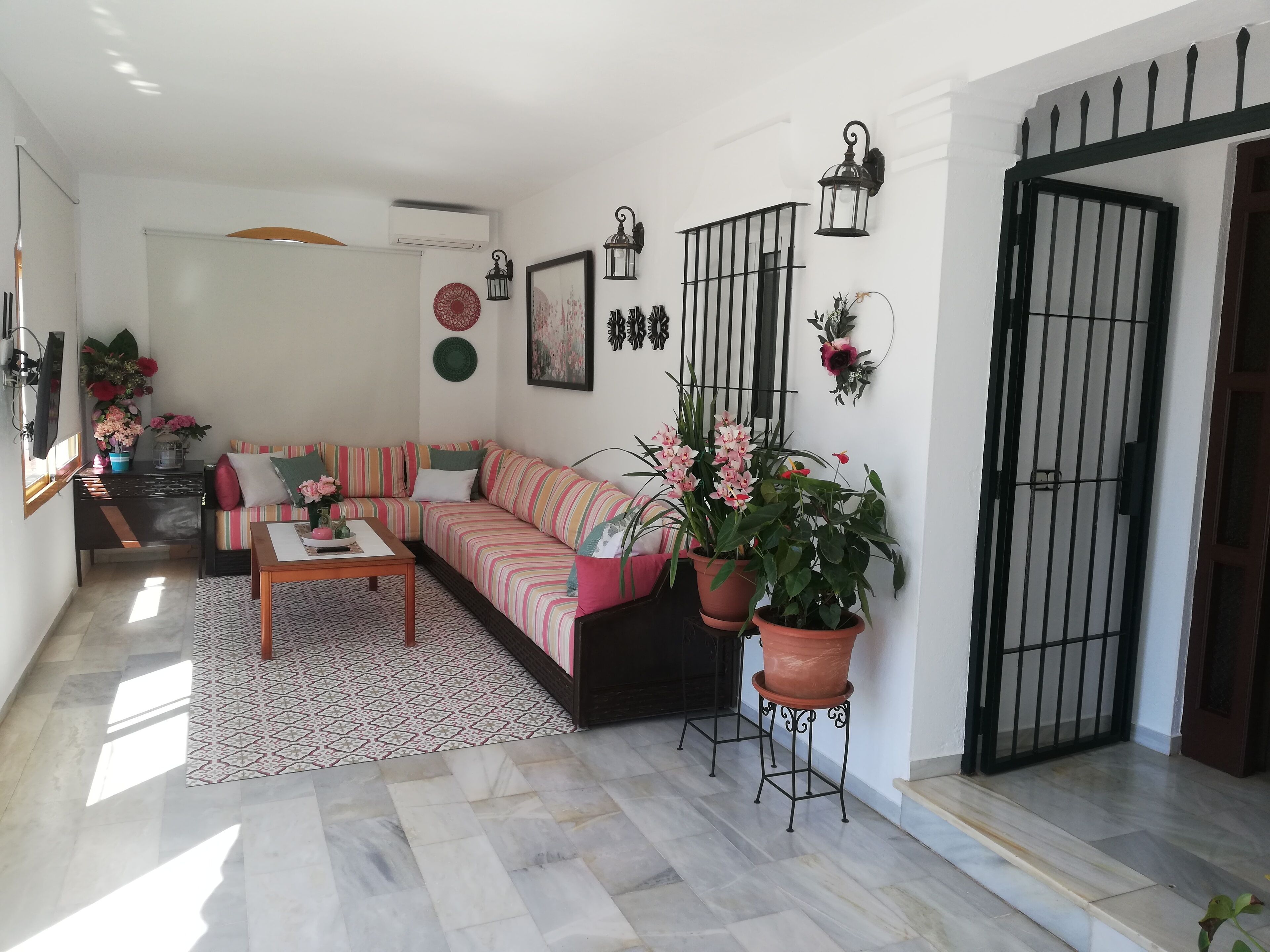 المنشأة من الداخل