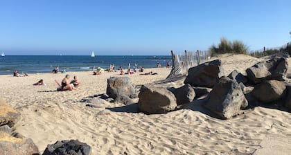 "L'Olympe" vue mer 180° sur la plage de la Roquille, les pieds dans l'eau