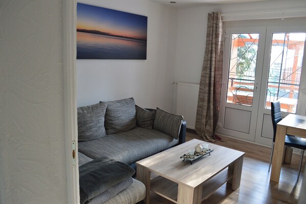 Smart TV, DVD player, books - Cozy holiday home in Balatonszeplak So 200m to the Balaton footpath (Siófok)
