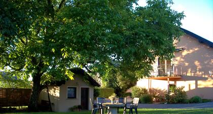 Große, hochwertig eingerichtete Ferienwohnung mit Sauna in der Eifel