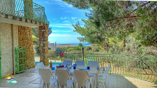  ♥ Villa avec piscine privée, vue panoramique mer, proche Cassis et Calanques