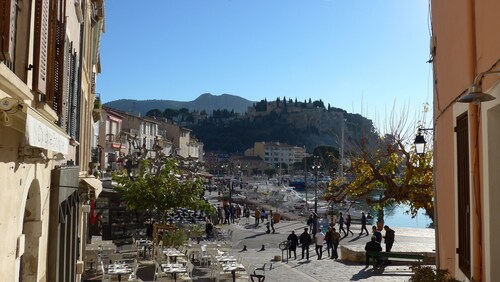 ♥ Villa avec piscine privée, vue panoramique mer, proche Cassis et Calanques
