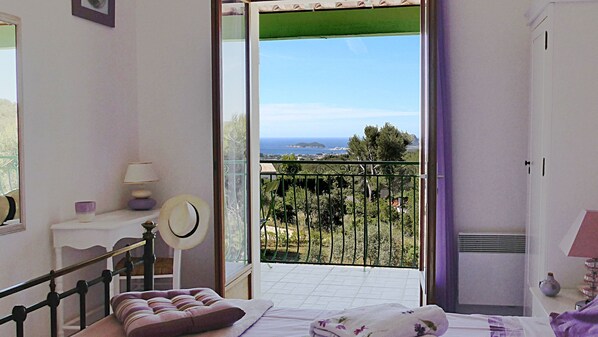 4 chambres, fer et planche à repasser, lit parapluie, Wi-Fi gratuit