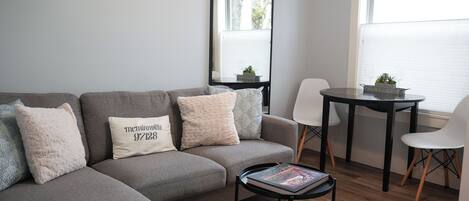 Televisión y chimenea