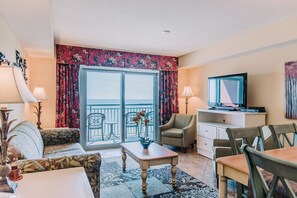 Smart TV - 2 BR/2BA Oceanfront,Central,Many amenities,WIFI (Myrtle Beach)