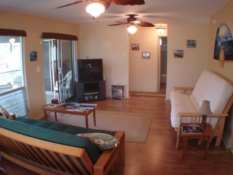 House That Has It All, Hot Tub, Kayaks, Surf Boards, Snorkeling Gear & More - O‘ahu, HI