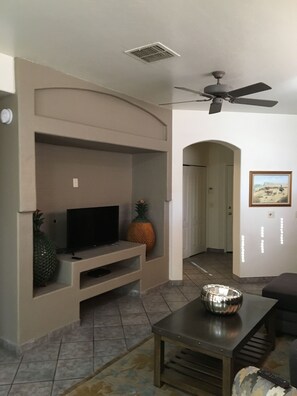 Smart TV - Beautiful Tucson Patio Home (Tucson)