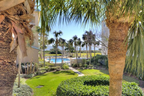 Condo 2 BR / 2BA Oceanfront sur la belle rue Île Simons