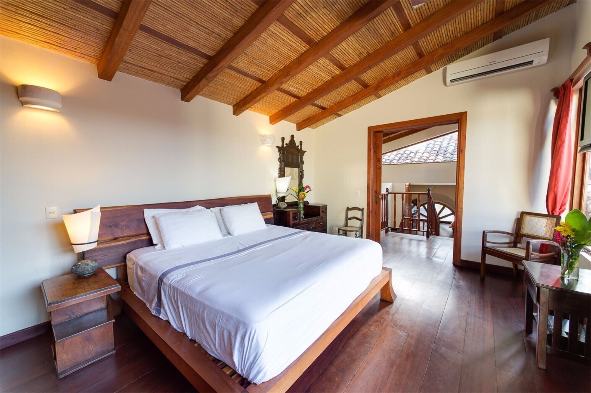 5 bedrooms, in-room safe, desk, iron/ironing board