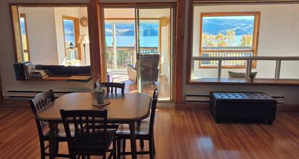 Villa de la Montagne VUE sur le Fjord - Sainte-Rose-du-Nord