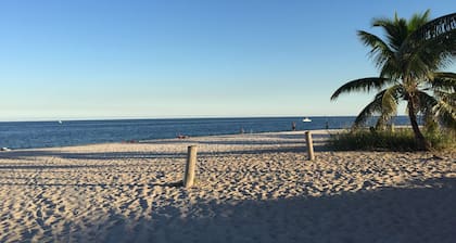 Wow! Beach House Bare noen skritt fra havet