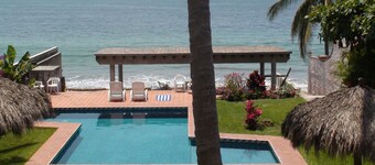 BEACHFRONT on a Budget! ~ Condo Sereno ~ Low Beachfront Rate!