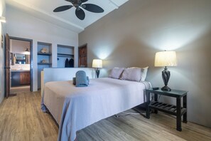 2 bedrooms, in-room safe, desk, iron/ironing board