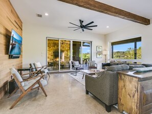 Smart TV, fireplace, DVD player, offices