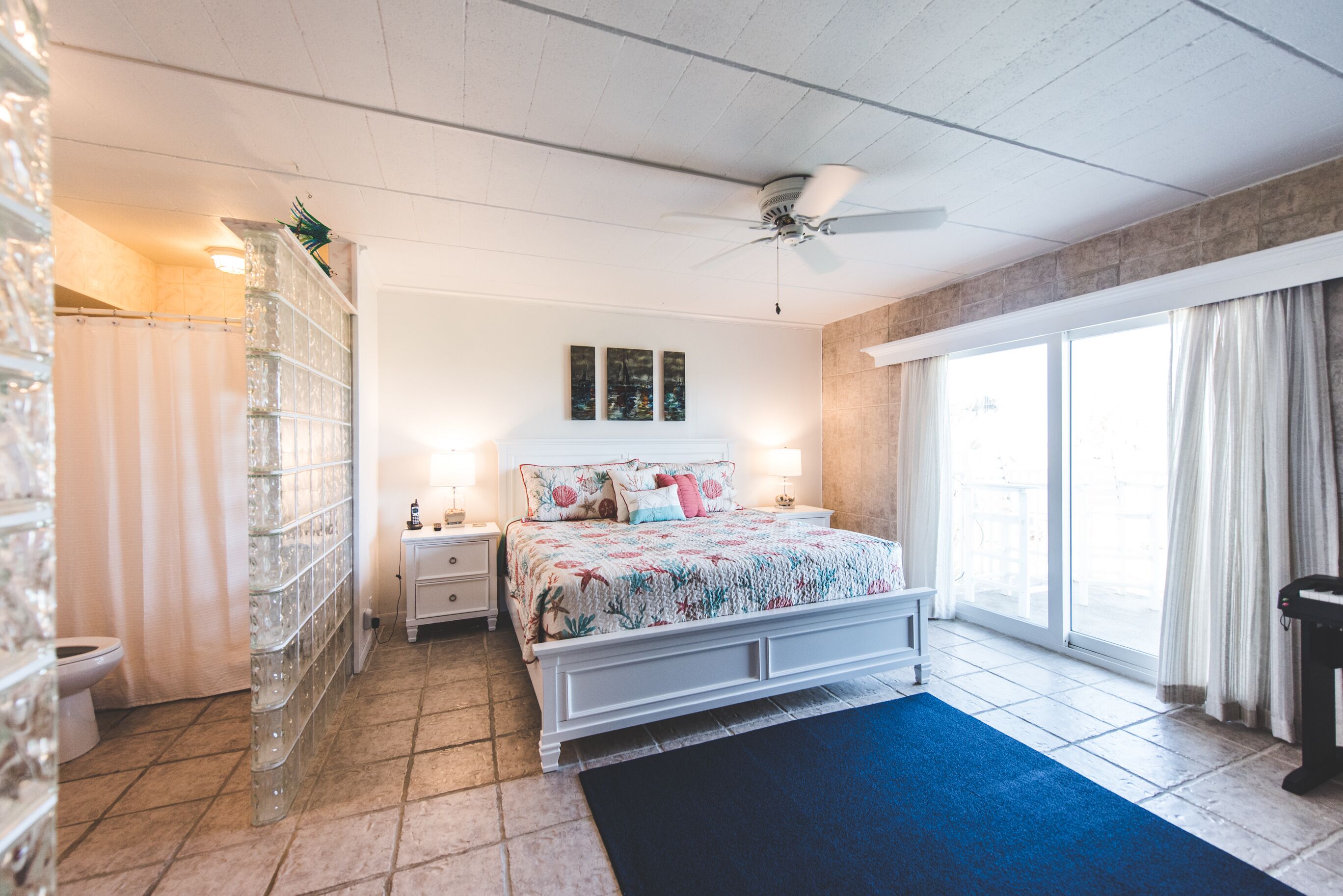 3 bedrooms, iron/ironing board, WiFi, bed sheets