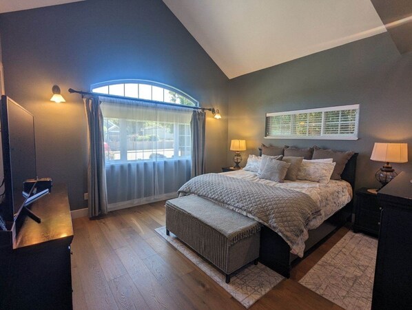 3 bedrooms, desk, iron/ironing board, free WiFi