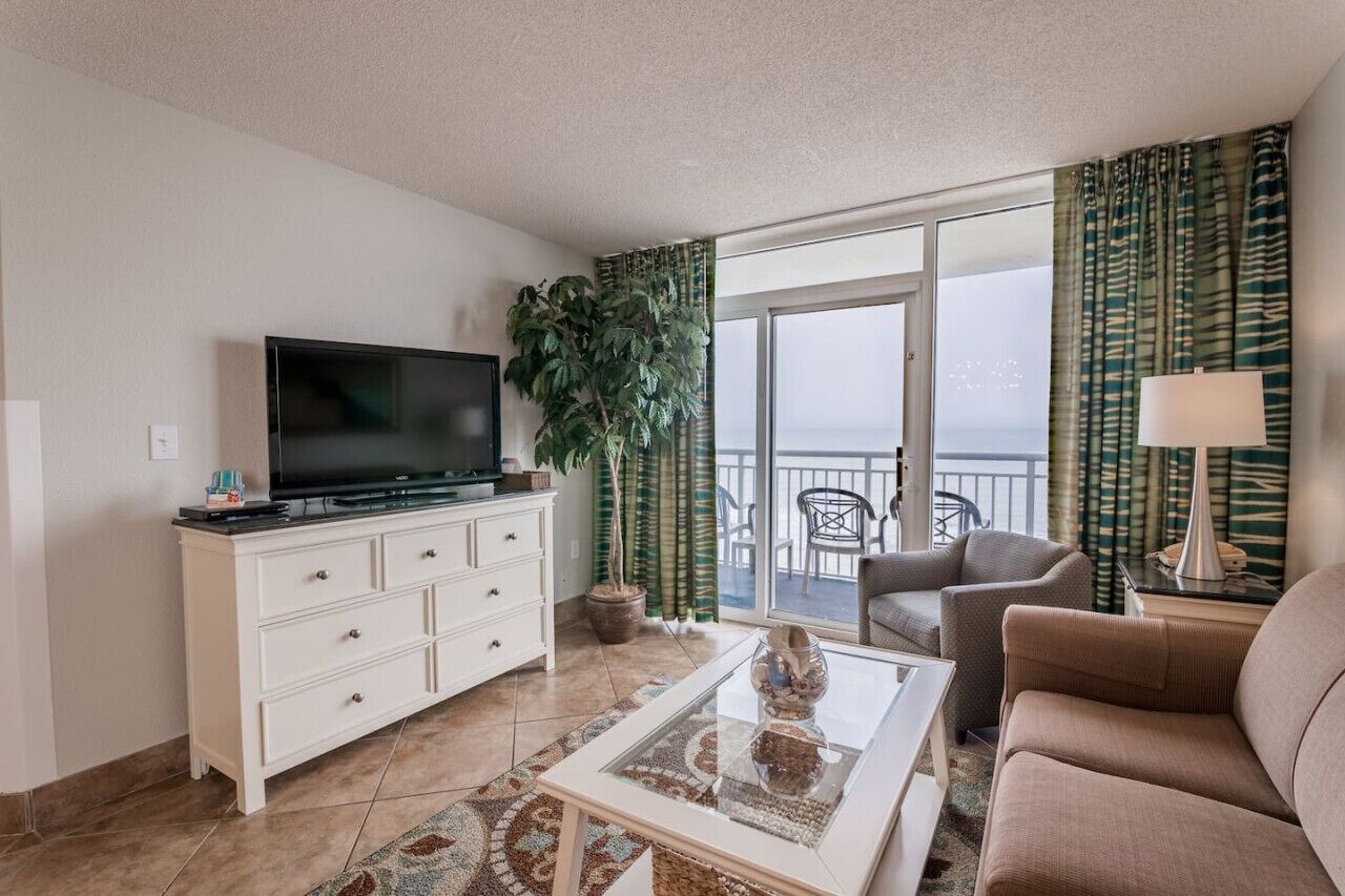 Una Smart TV, una impresora