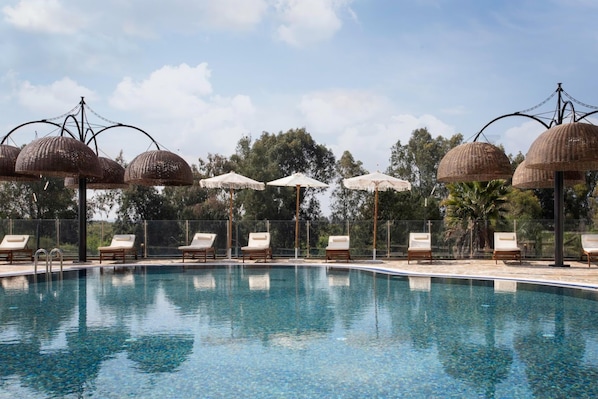 Seasonal outdoor pool