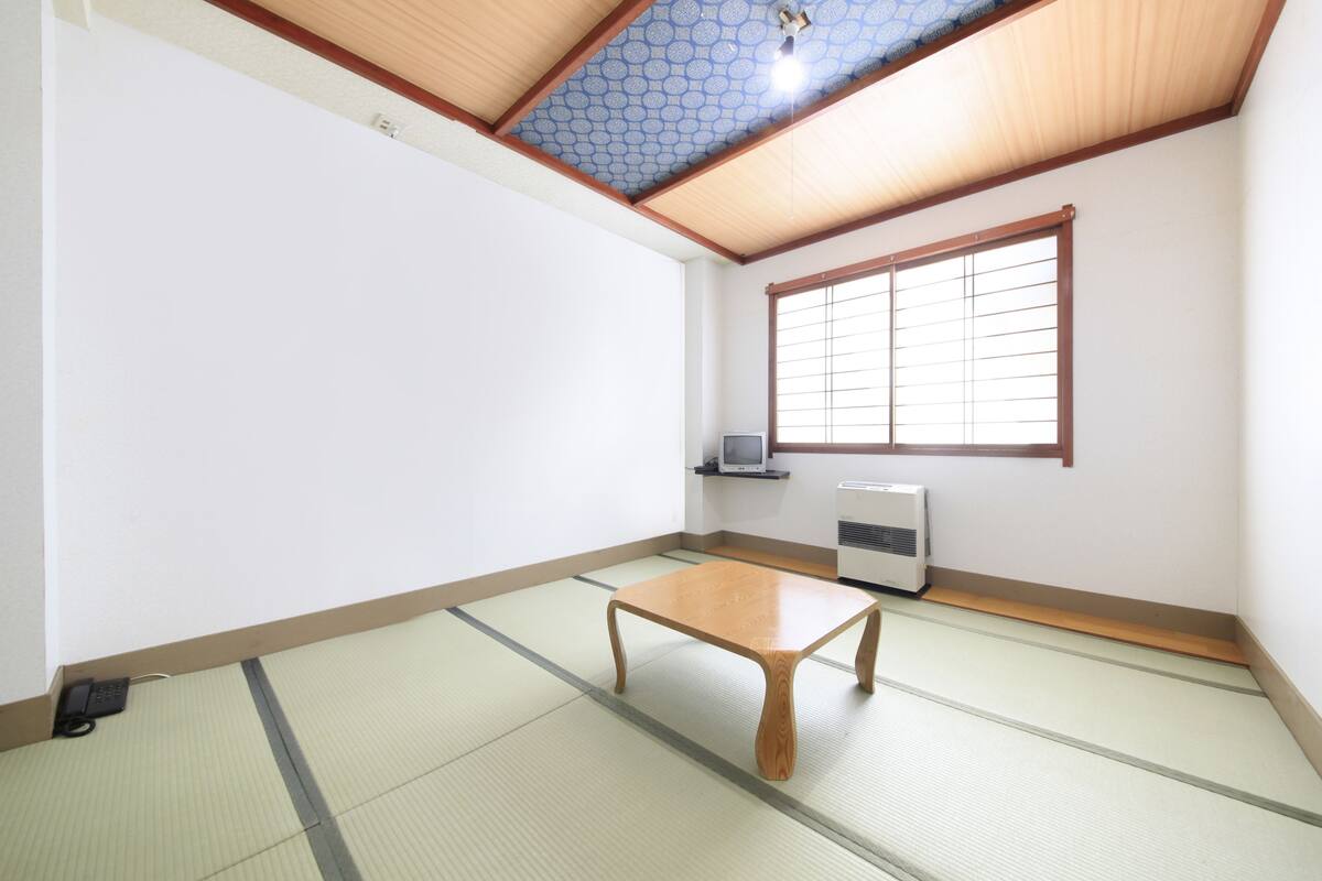 Japanese style room without bath and toilet(10-14㎡) | Iron/ironing board, free WiFi