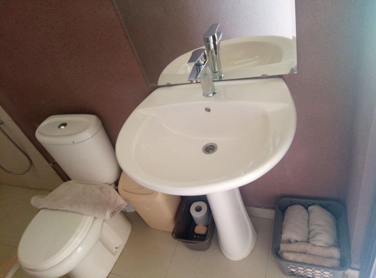club double room | bathroom | shower, free toiletries, hair dryer, bidet