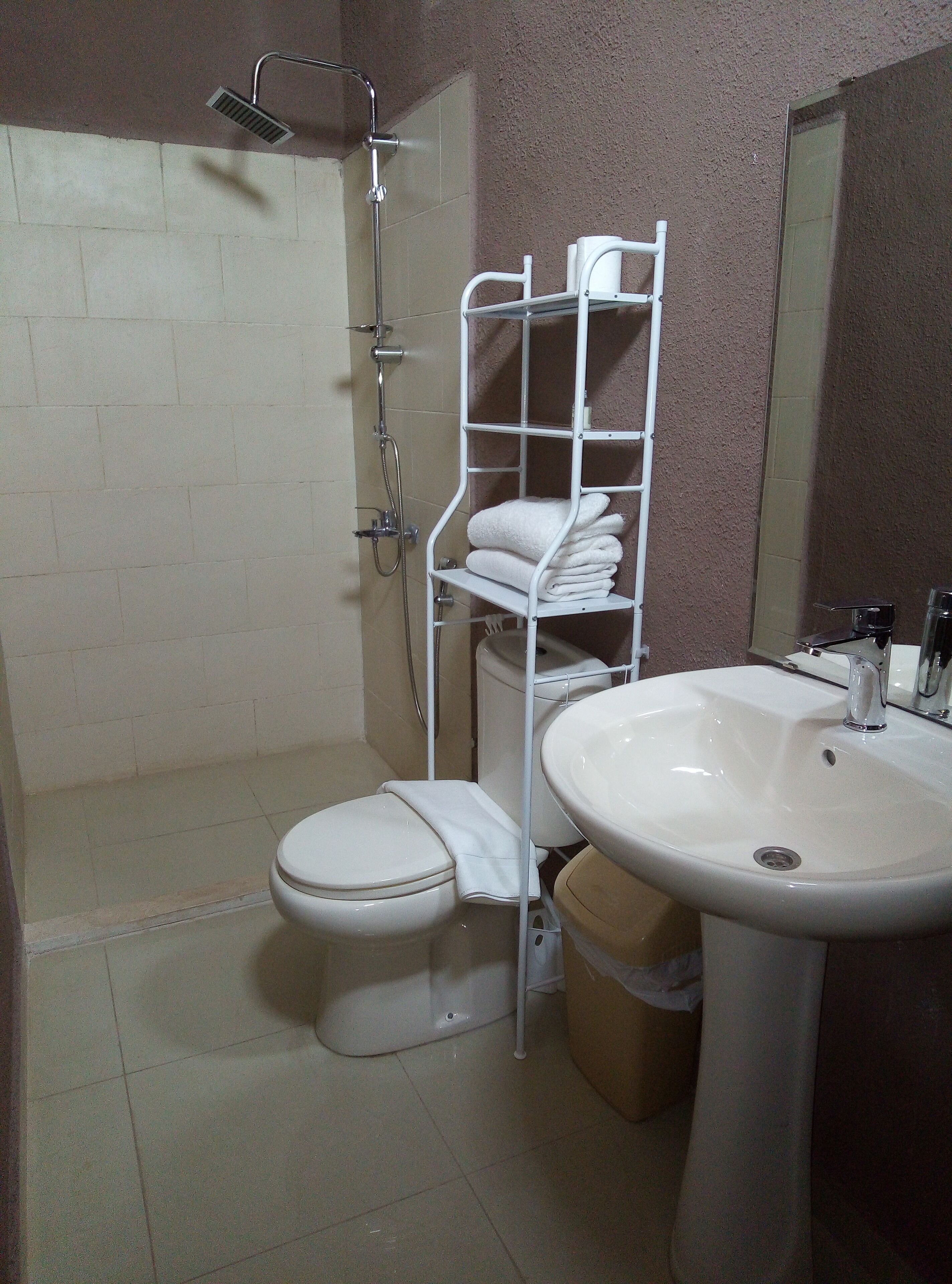 family studio, 1 bedroom | bathroom | shower, free toiletries, hair dryer, bidet