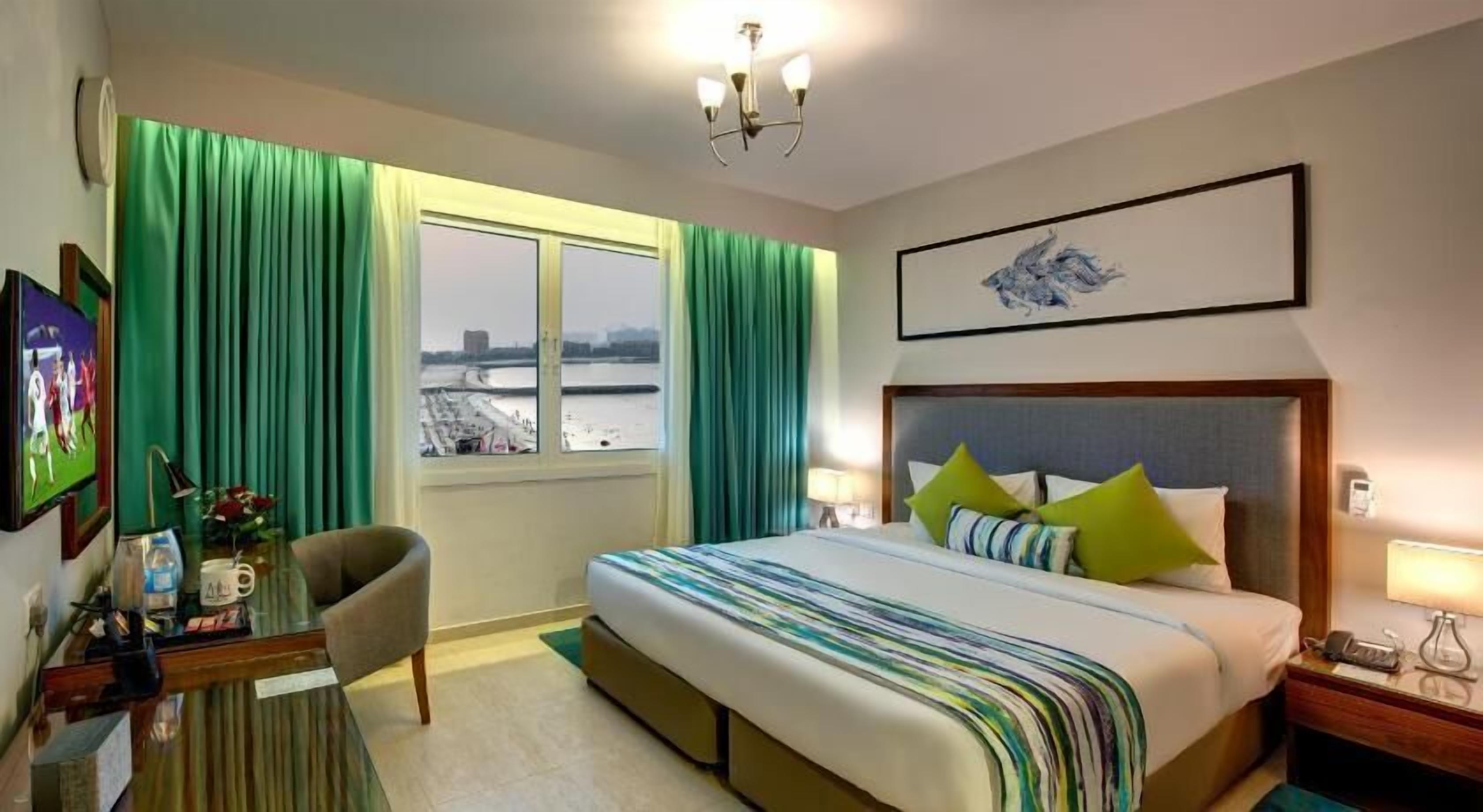 Zimmersafe, Schreibtisch, Bügeleisen/Bügelbrett, kostenloses WLAN