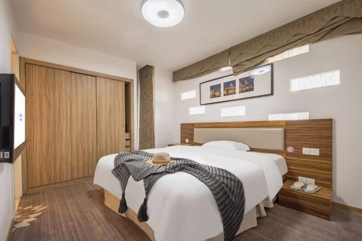 1 Schlafzimmer, Zimmersafe, Schreibtisch, Verdunkelungsvorhänge