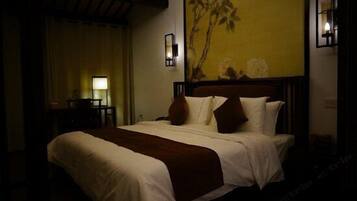 Desk, blackout curtains, iron/ironing board, free WiFi