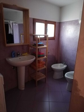 Comfort House, 2 Bedrooms, Sea View, Sea Facing | Bilik Mandi